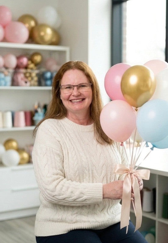 Hello!  I'm Carrie and I have been in the balloon creating business for over 20 years!  For happy personal reasons, I have moved to Barrie and I am looking forward to creating balloons for you!